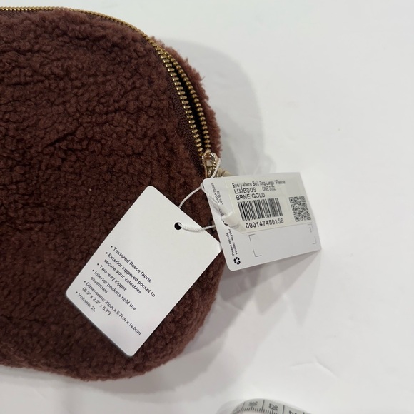 Lululemon Everywhere Belt Bag Fleece Large 2L ONE SIZE Brown Gold FUZZY NWT - Picture 8 of 9